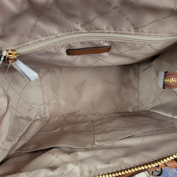 ⚠️LAST 1⚠️Michael Kors Charlotte LG Satchel Brown - Picture 2 of 8
